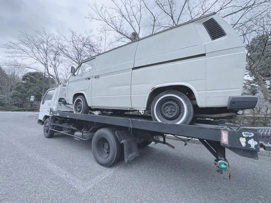 積載車に載せたT3ヴァナゴン