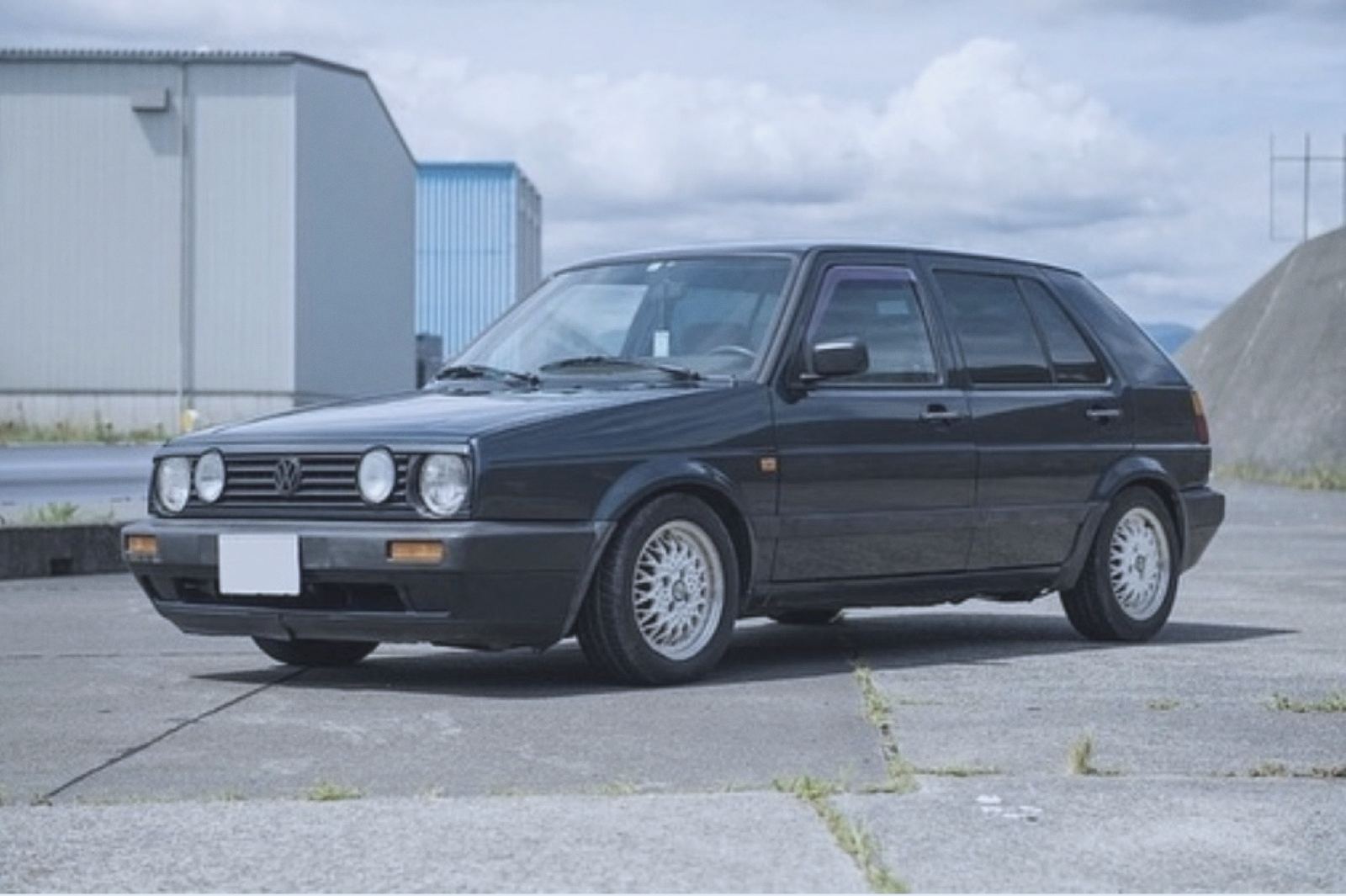 旧車レンタカーのVW ゴルフII